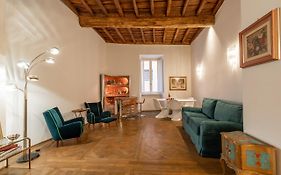 Chic And Style In Historical Via Giulia
