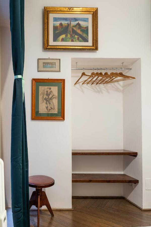 Chic And Style In Historical Via Giulia Apartment Rome Exterior photo